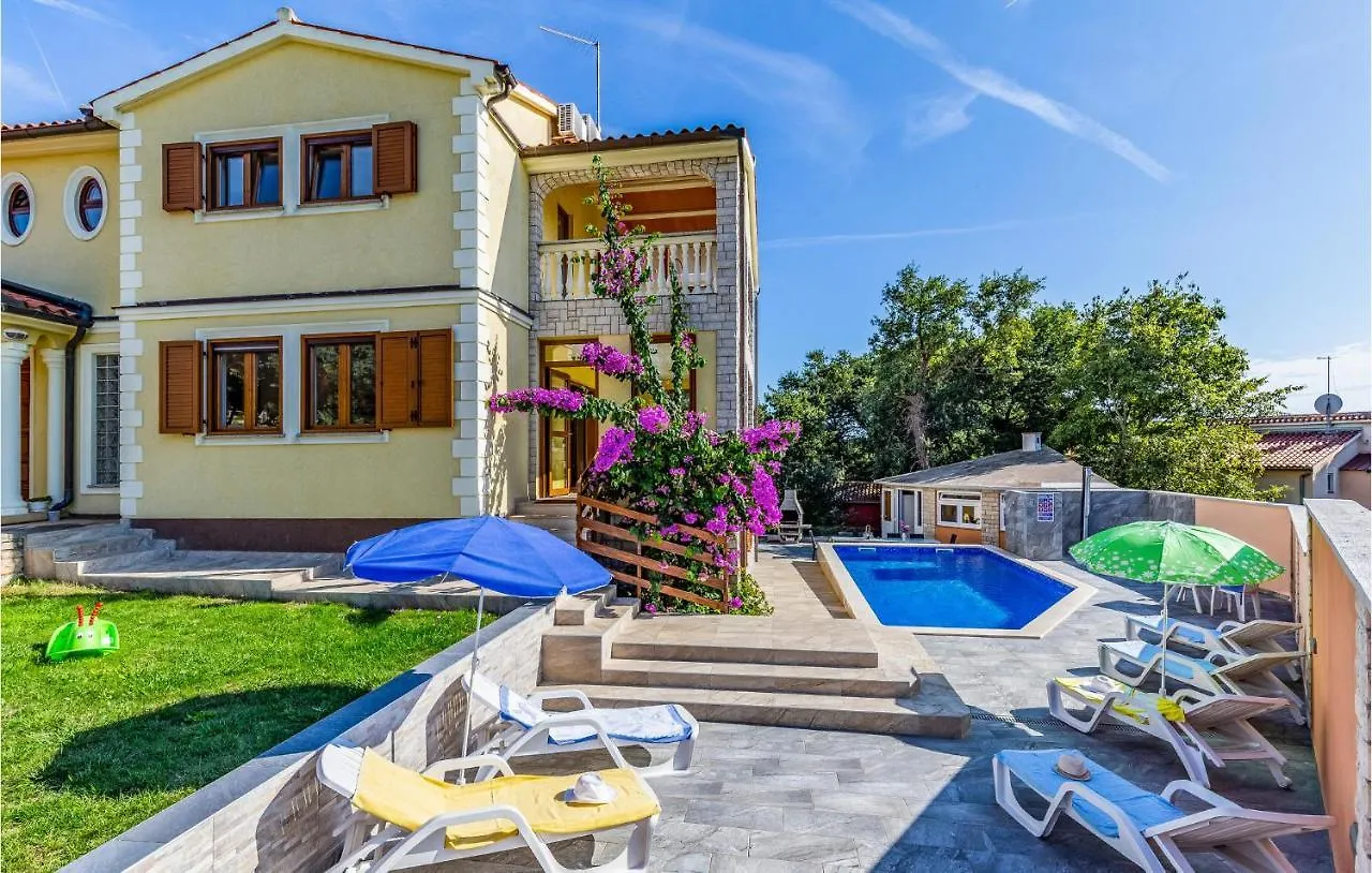 Gorgeous Home In Medulin With Wifi 0*,  Croatia