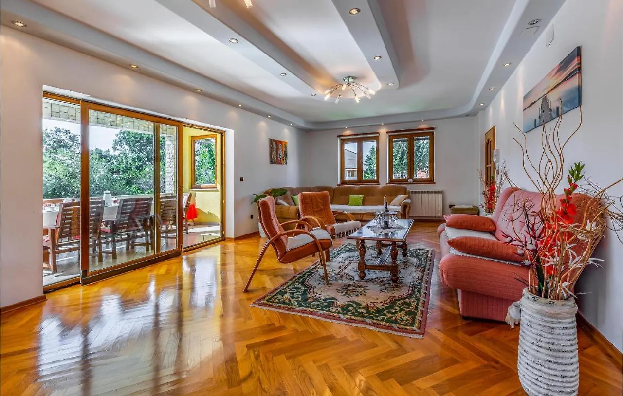 Gorgeous Home In Medulin With Wifi 0*,