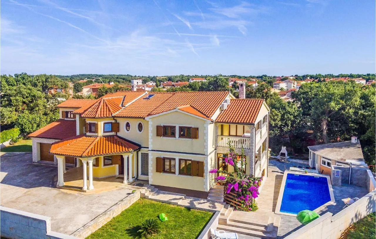 Gorgeous Home In Medulin With Wifi 0*,