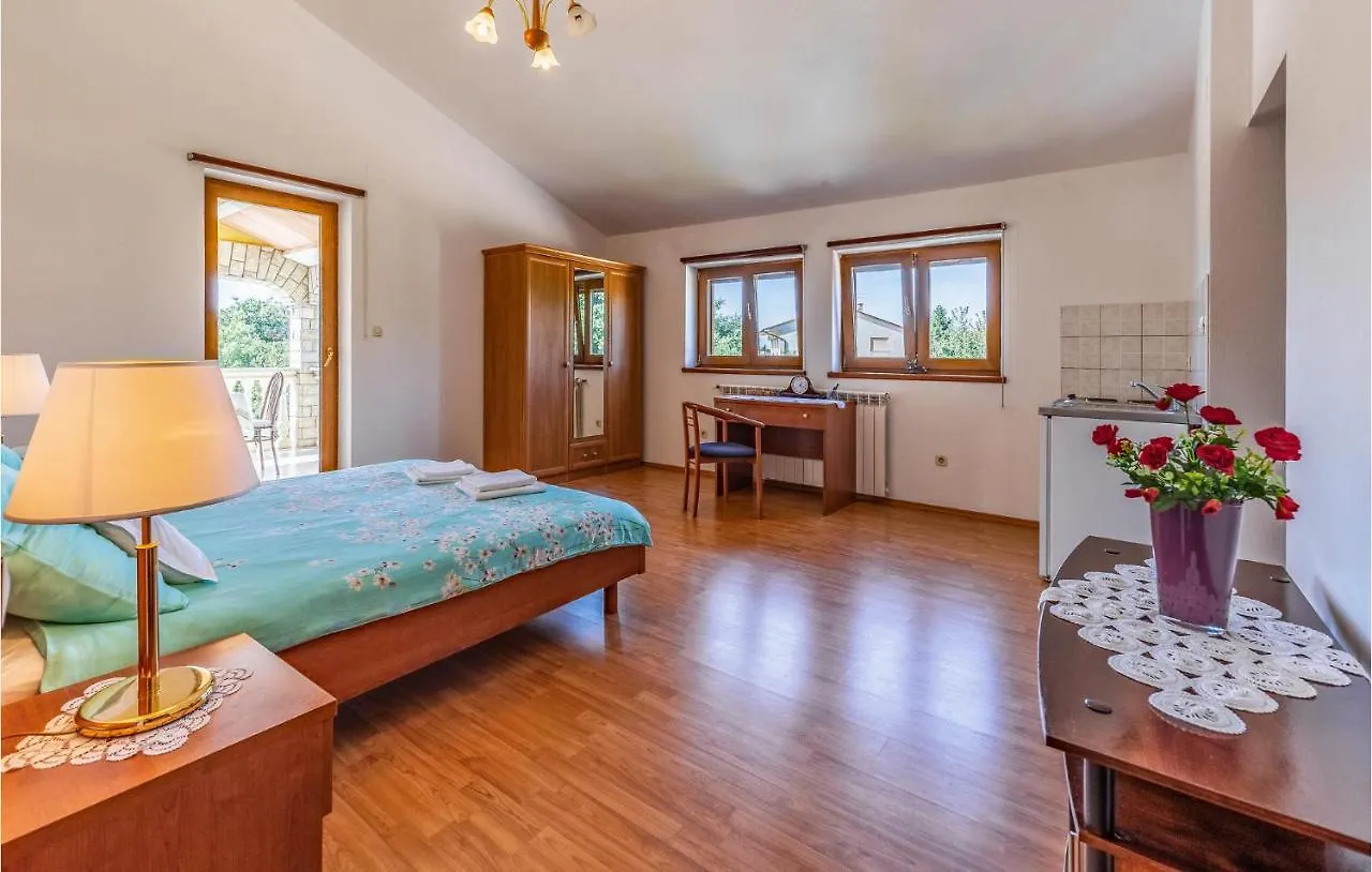 Gorgeous Home In Medulin With Wifi 0*,
