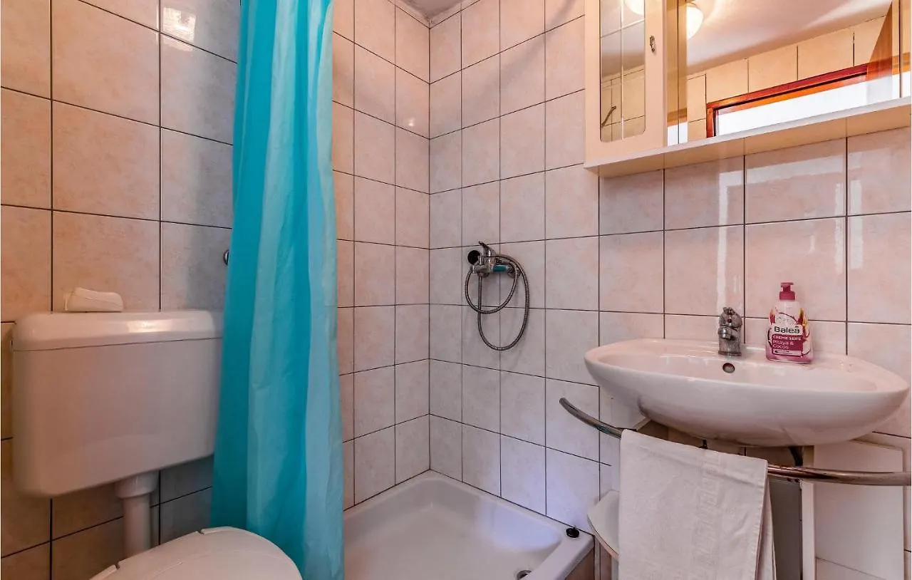 Gorgeous Home In Medulin With Wifi